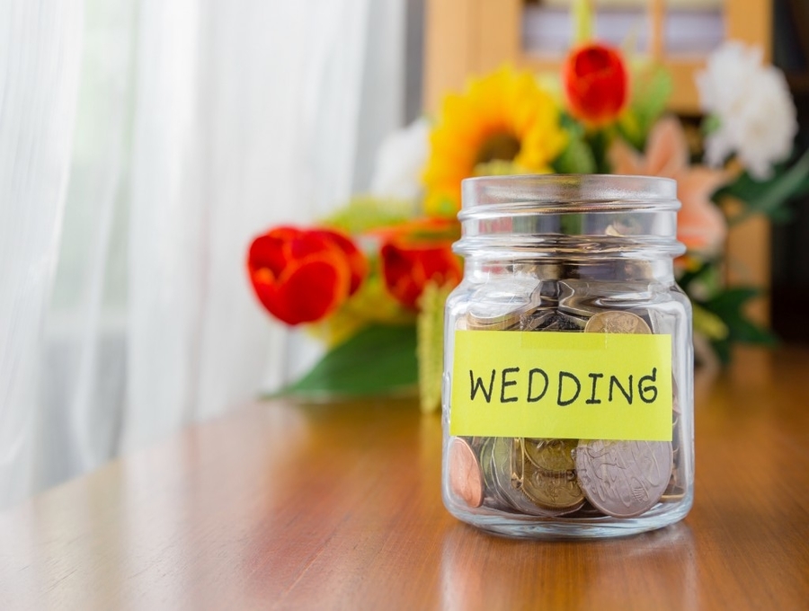Simple Ways to Save Money While Planning Your Wedding