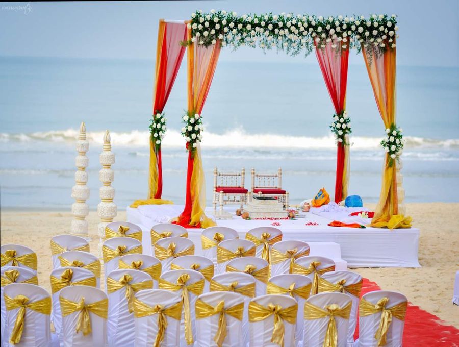 Things to keep in mind if you are planning a beach wedding